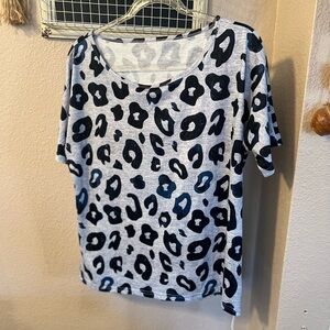 𝅺BELLE lily animal print blouse